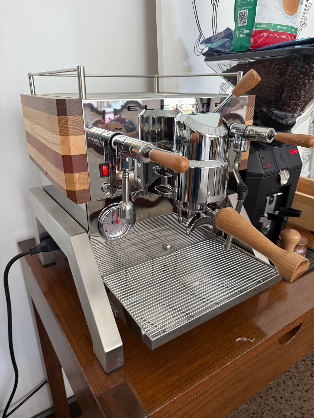 Usada (poco) Elektra Verve 120V